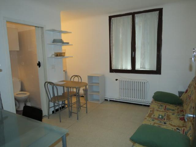 Location Studio Meublé Avec Cuisine Équipée À Montpellier concernant Studio Meublé Montpellier