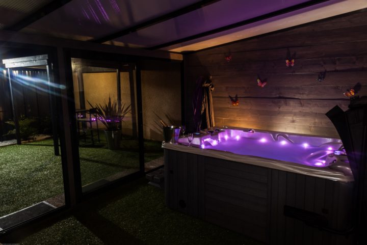 Loft Avec Jacuzzi Privatif, Toulouse – Introuvable concernant Week-End En Amoureux Avec Jacuzzi Privatif Occitanie