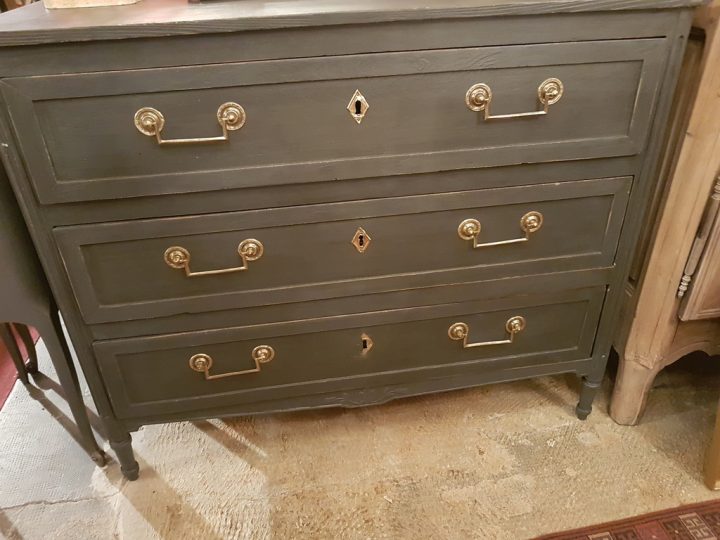 Luberon Brocante Meubles Peints Patinés Brocante dedans Comment Déplacer Une Armoire Lourde Sans Pied Luberon Brocante Meubles Peints Patinés Brocante dedans Comment Déplacer Une Armoire Lourde Sans Pied