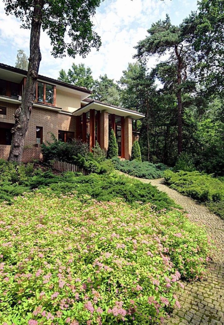 Maison Sur Terrain En Pente Douce Élégant Aménagement serapportantà Maison En Pente Douce