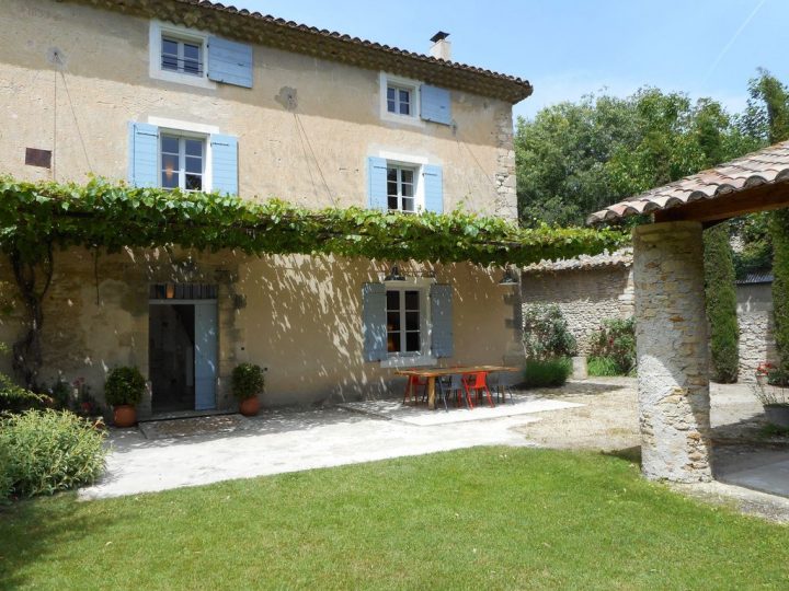 Mas Provençal Avec Jardin Fermé À Proximité D'Une Petite tout Jardin De Provence