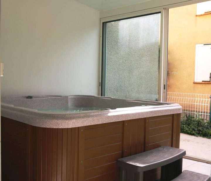 Naturiste Villa Cap Sauvage Jacuzzi Privatif, Le Cap D dedans Villa Jacuzzi Privatif Naturiste Villa Cap Sauvage Jacuzzi Privatif, Le Cap D dedans Villa Jacuzzi Privatif