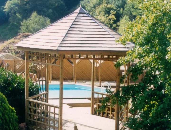 Pergola Et Kiosque De Jardin encequiconcerne Pergola Bois Pas Cher Castorama