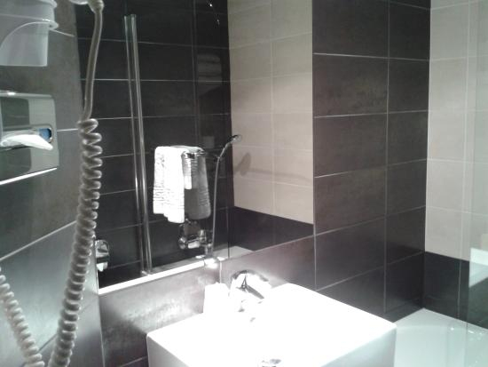 Piece De Theatre La Salle De Bain - Jeparsazart serapportantà Modulacolor 2