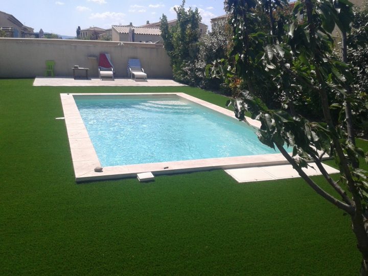 Pose D'Un Gazon Synthétique Autour D'Une Piscine À Aix En à Gazon Synthétique Piscine