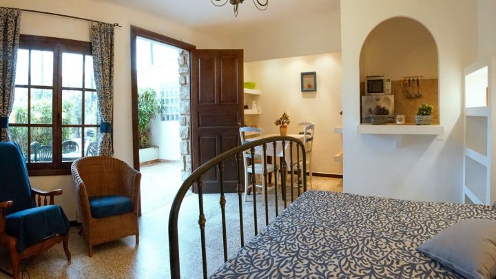 Studio Proche Plage Presquîle Giens | Décoration Maison intérieur Gite Porquerolles