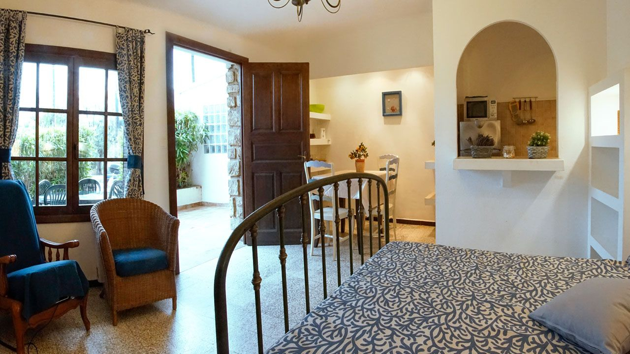 Studio Proche Plage Presquîle Giens | Décoration Maison intérieur Gite Porquerolles