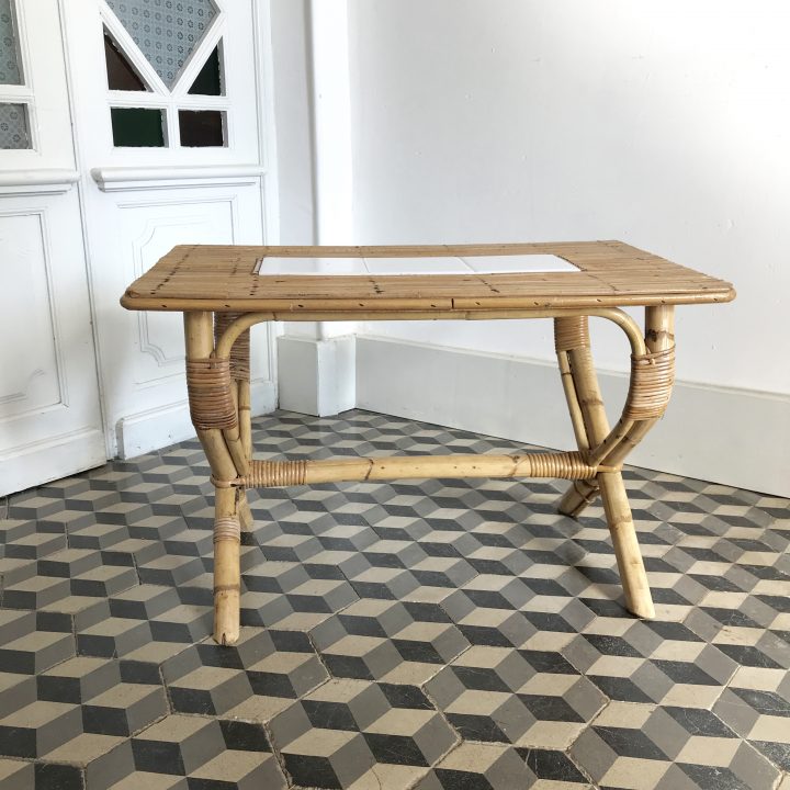 Table Basse En Rotin – Brocante Avenue encequiconcerne Escabeau Tripode