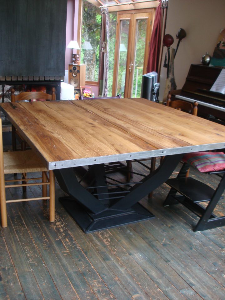 Table Design Plateau Carrée En Chêne Et Résine Ambre, Pied concernant Table Bois Resine Table Design Plateau Carrée En Chêne Et Résine Ambre, Pied concernant Table Bois Resine