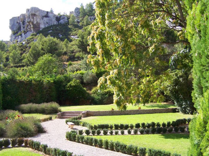 The Baux De Provence encequiconcerne Jardin De Provence