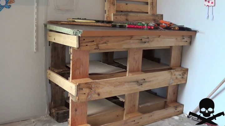 Tuto Fabriquer Un Atelier Avec Rangement En Palette Simple à Meuble A Chaussure En Palette
