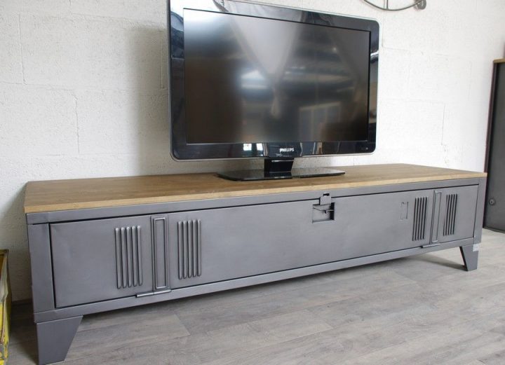 Un Meuble Tv Style Industriel En Bois Et Metal | Meuble Tv tout Meuble Télé Industriel