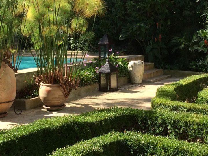 Villa De Luxe Avec Jardin, Piscine & Hammam. Personnel De concernant Studio De Jardin Luxe Villa De Luxe Avec Jardin, Piscine & Hammam. Personnel De concernant Studio De Jardin Luxe