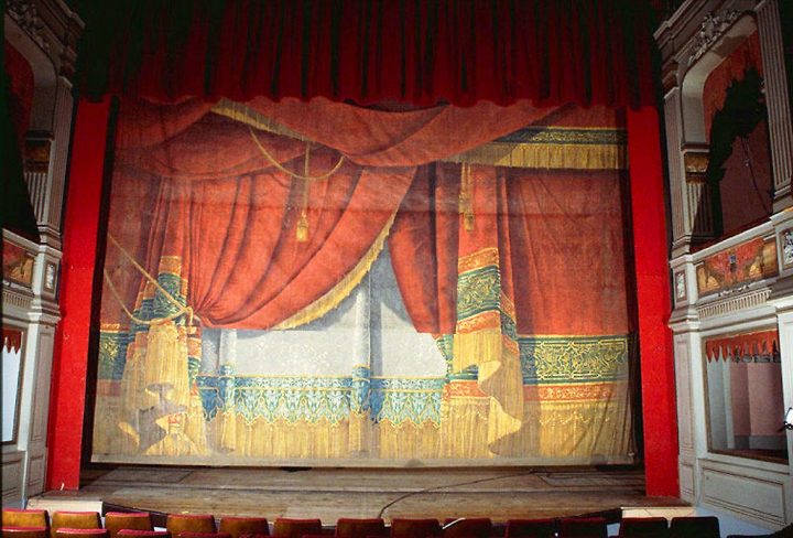 0269 Theatre De Gray – 1846 – 1849 – Le Rideau De Scéne pour Rideau De Theatre