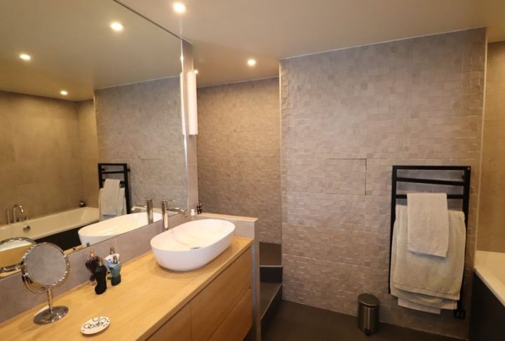 10-Espace Bain Douche Carrelage Porcelanosa intérieur Porcelanosa Douche 10-Espace Bain Douche Carrelage Porcelanosa intérieur Porcelanosa Douche