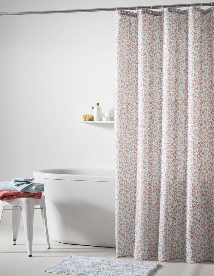 15 Rideaux De Douche Pour Une Salle De Bain Tendance dedans Rideau De Douche Eventail