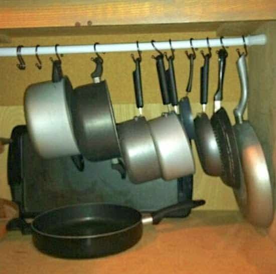 27 Façons Astucieuses D'Utiliser Les Tringles À Rideaux destiné Tringle Rideau Sous Evier 27 Façons Astucieuses D'Utiliser Les Tringles À Rideaux destiné Tringle Rideau Sous Evier