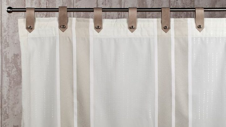 6 Astuces De Grand-Mère Pour Des Rideaux Propres Et Blancs concernant Rideaux Voilages Avec Pattes