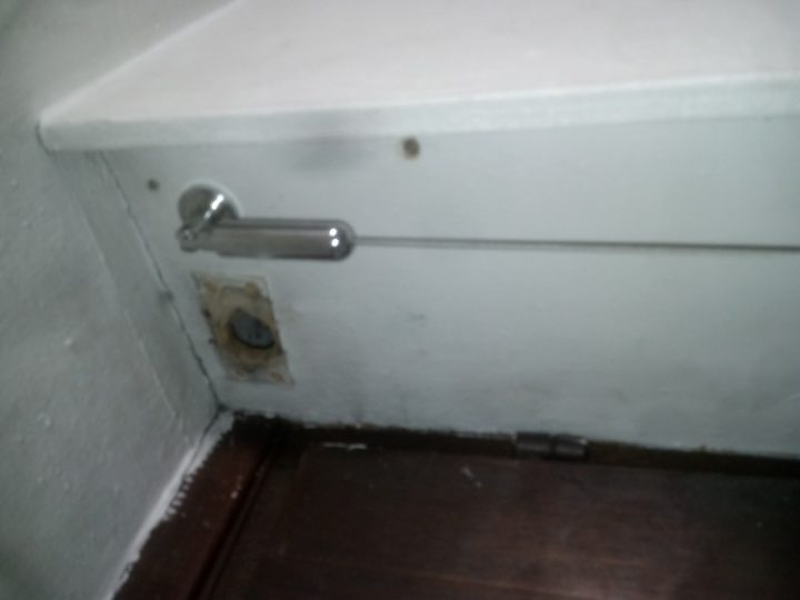 Accrocher Rideau Coffre Volet Roulant | Matelas – Rideau intérieur Rideaux Pour Cacher Coffre Volet Roulant