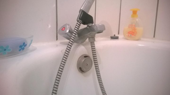 Adapter La Robineterie D'Une Baignoire Pour Une Douche avec Comment Changer Une Baignoire En Douche