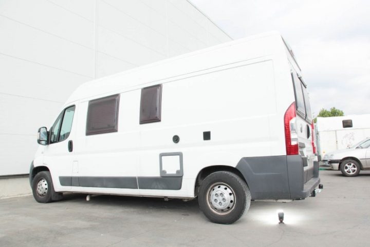 Attelage Fiat Ducato Amenage Camping Car-Fiat Ducato à Rideau Isotherme Camping Car Fiat Ducato