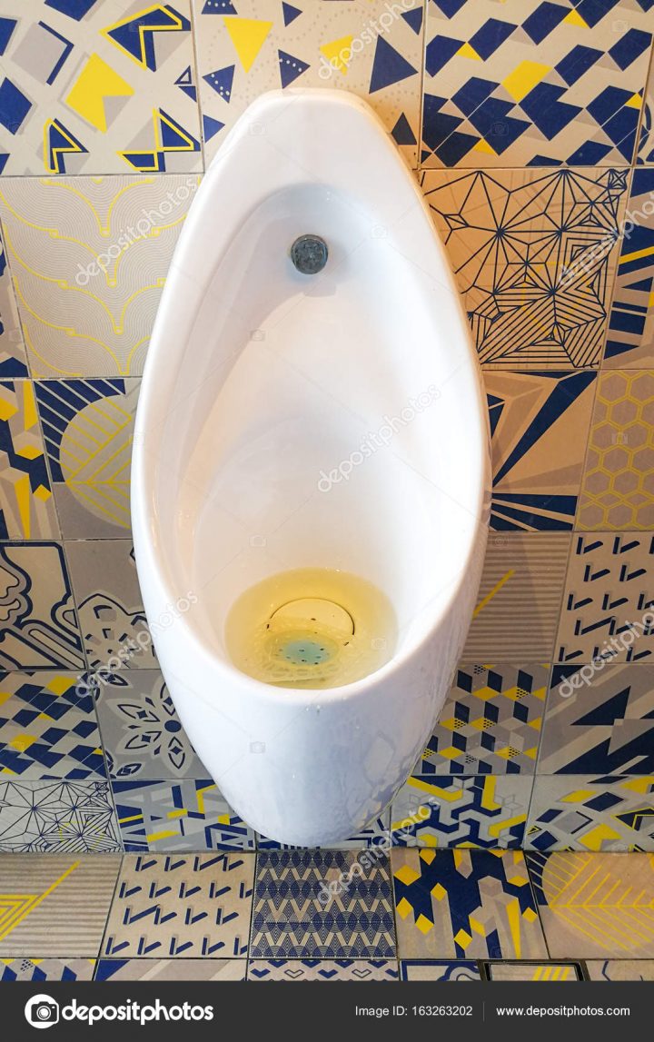 Bouché Hommes Puant Urinoir Sanitaires En Toile De tout Toilette Sanibroyeur Bouché