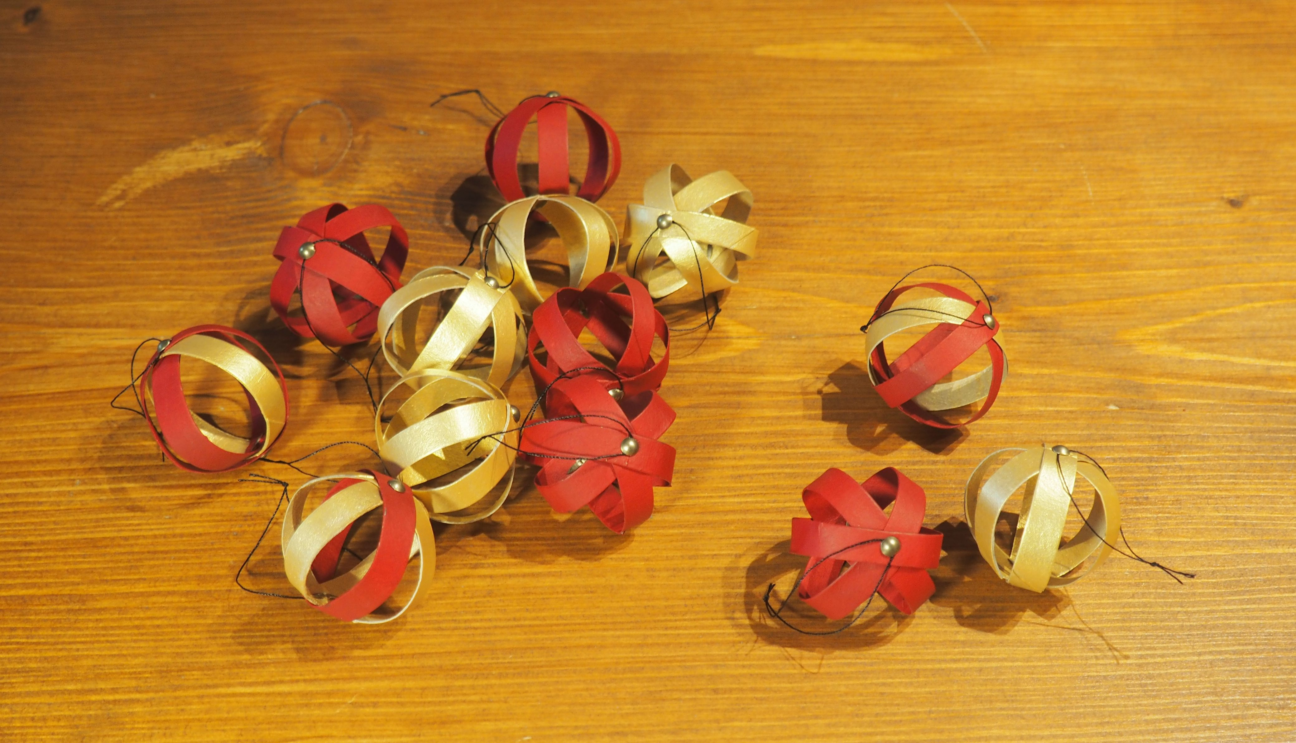 Bricolage Noël : Boules De Noël Avec Rouleaux De Papier intérieur Fleur Avec Rouleau Papier Toilette