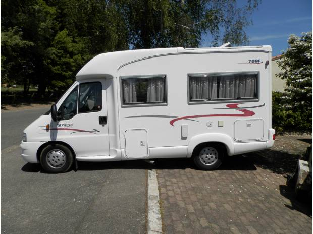 Camping Car Profilé Compact Rapido 709 Fiat Ducato intérieur Rideau Isotherme Camping Car Fiat Ducato