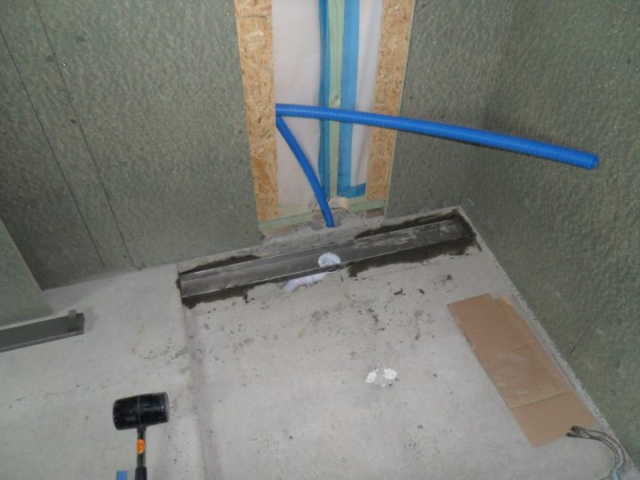 Caniveau Pour Douche – Ziloo.fr concernant Pose Caniveau Douche