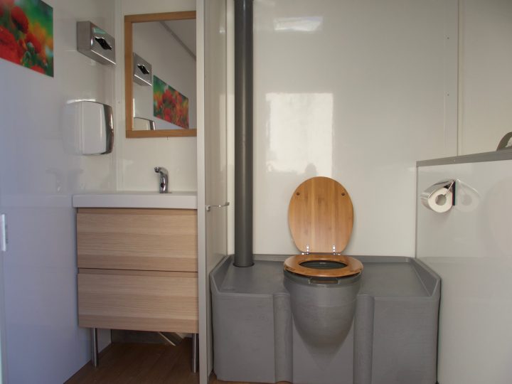 Caravane Sanitaire Confort Location Toilettes Chimiques concernant Location Toilette Chimique Caravane Sanitaire Confort Location Toilettes Chimiques concernant Location Toilette Chimique