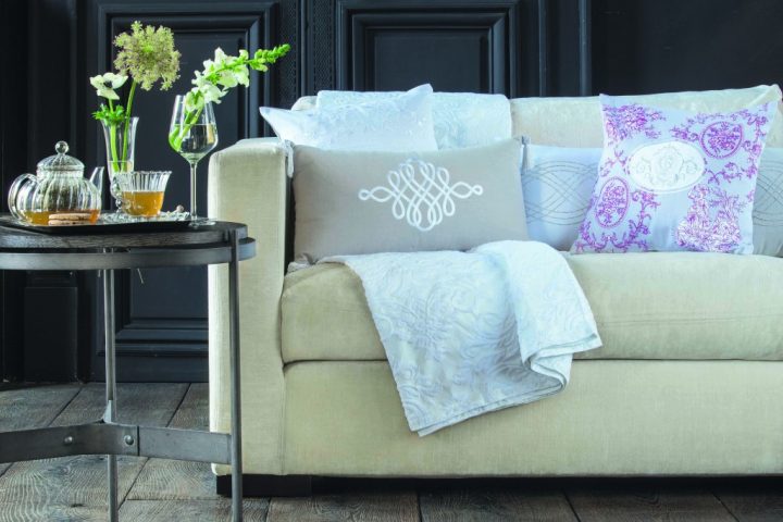 Catalogue Eurodif 2015 – Table De Lit A Roulettes encequiconcerne Rideaux Bouchara Eurodif