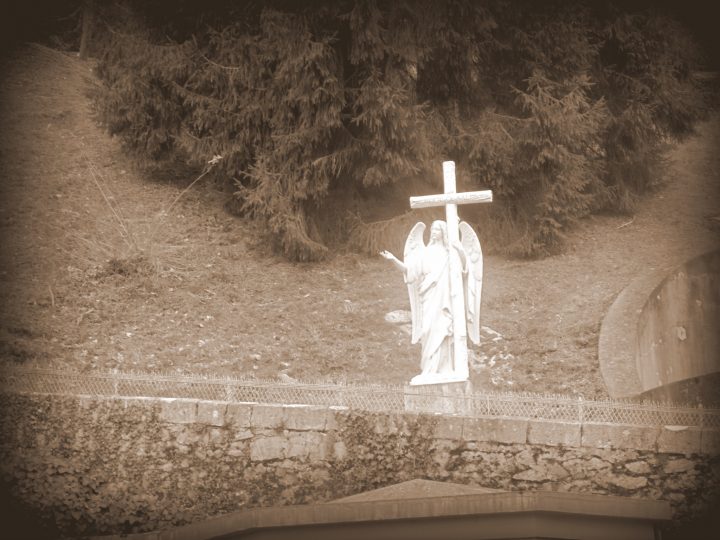 Chemin De Croix À Lourdes – Les Photos De Barbenoire avec Chemin De Croix Lourdes