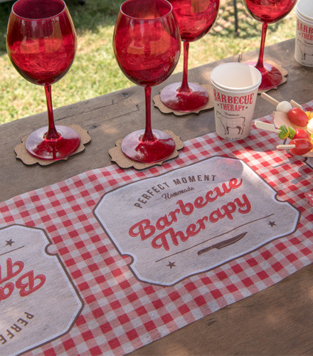 Chemin De Table Barbecue Tissu Intissé Vichy Rouge serapportantà Chemin De Table Intissé Rouge