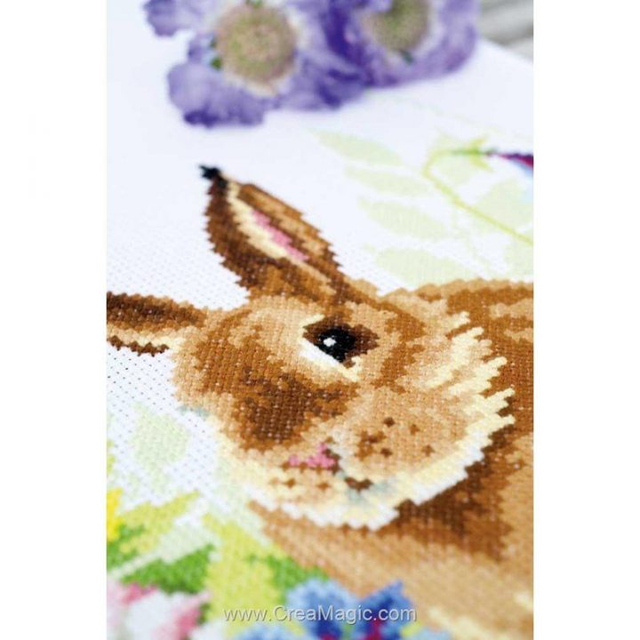 Chemin De Table En Kit Lièvre Parmi Les Fleurs À Broder à Chemin De Table Fleur