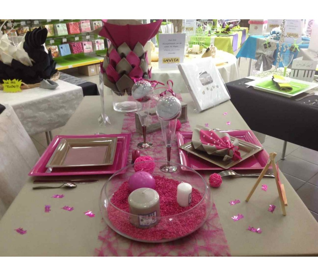 Chemin De Table Fibre - 0.30X5M - Fushia - Le Rouleau dedans Chemin De Table Fushia