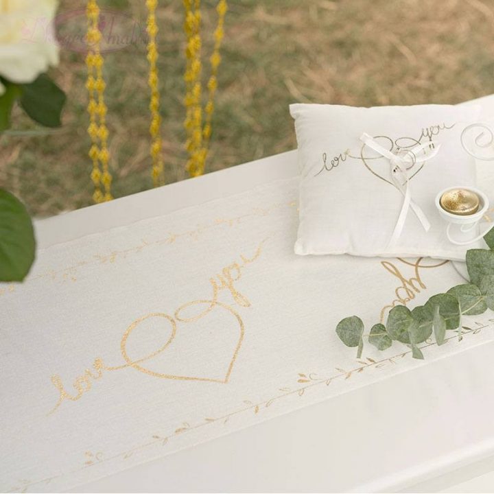 Chemin De Table Just Married Lin Et Or Pour Mariage encequiconcerne Chemin De Table Lin Mariage