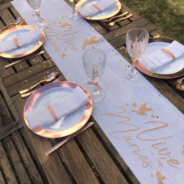 Chemin De Table Lin Blanc Vive Les Mariés Rose Gold tout Chemin De Table Lin Mariage