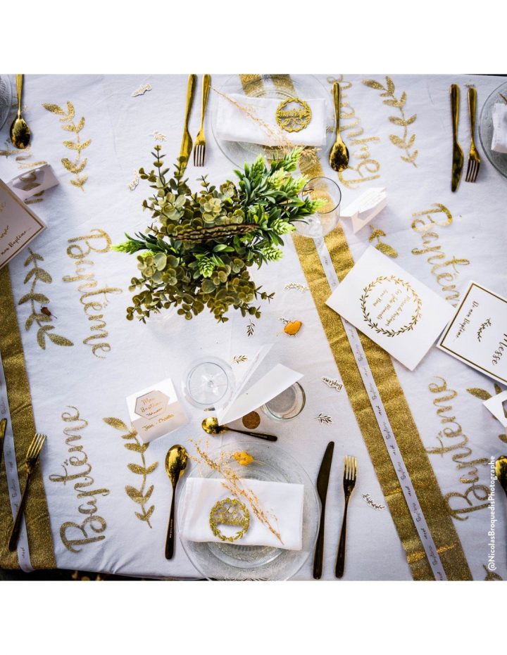 Chemin De Table Organza Baptême Doré – Les Bambetises destiné Chemin De Table Doré