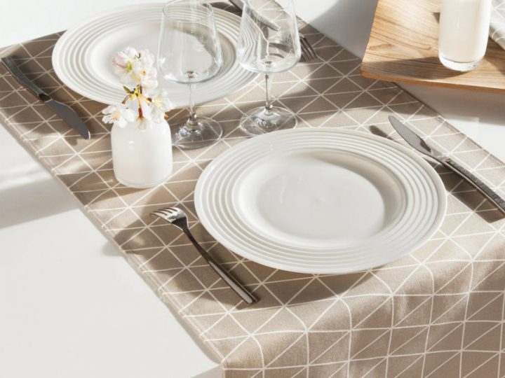 Chemin De Table Scandinave – Dragon Apotheke | Dragon Apotheke encequiconcerne Chemin De Table Scandinave