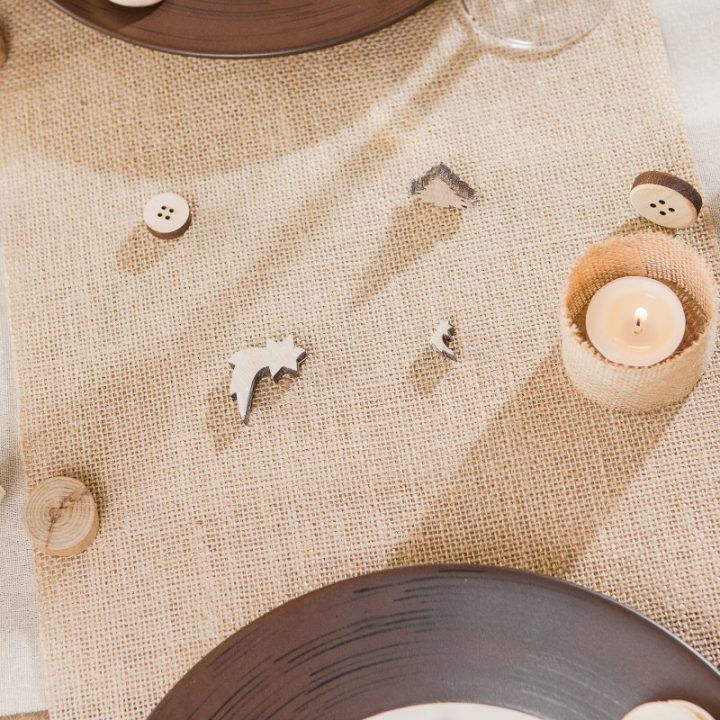 Chemin De Table Toile De Jute Naturel – Maplusbelledeco pour Chemin De Table En Toile De Jute