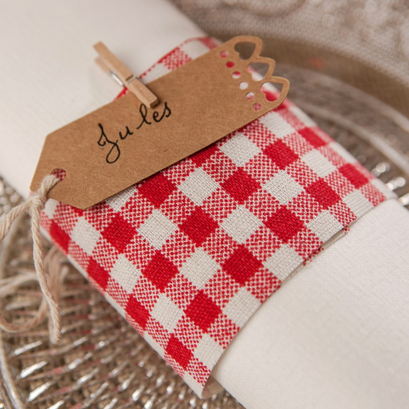 Chemin De Table Vichy En Tissu Blanc/Rouge encequiconcerne Chemin De Table Intissé Rouge