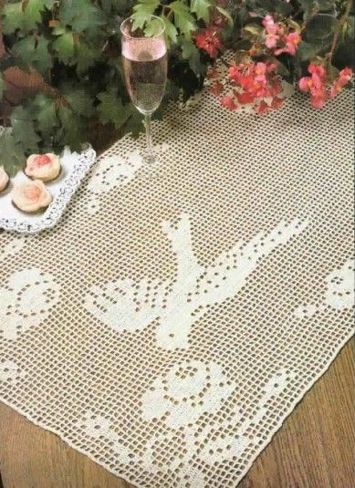 Chemins De Table Et Leurs Grilles Gratuites , Au Crochet dedans Chemin De Table Au Crochet