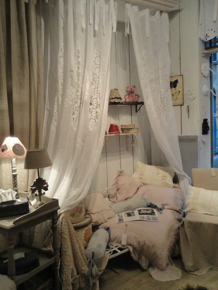 Ciel De Lit, Rideaux Lin Blanc – Photo De Entrez C'Est encequiconcerne Rideaux De Charme