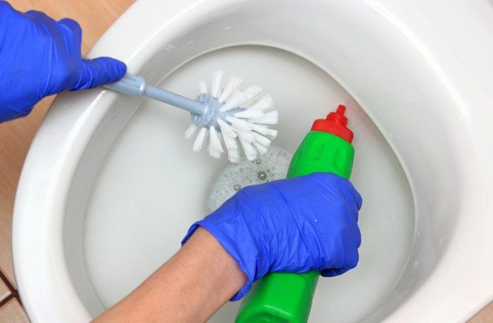 Comment Décaper Le Fond De Vos Toilettes Avec Des Produits destiné Nettoyer Ses Toilettes Comment Décaper Le Fond De Vos Toilettes Avec Des Produits destiné Nettoyer Ses Toilettes