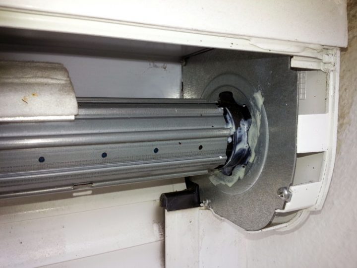 Comment Démonter Un Volet Roulant Somfy Pour Changer Le avec Rideau Electrique Bloqué