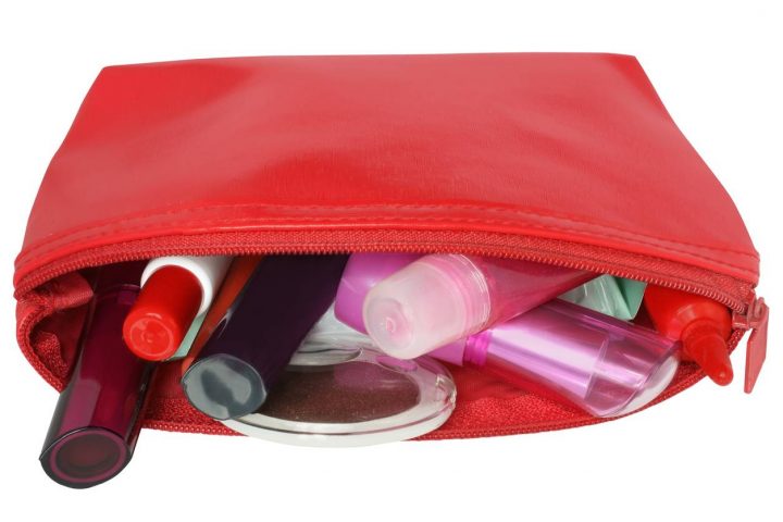 Comment Organiser Sa Trousse De Toilette De Voyage ? | Rue dedans Produits De Toilette Format Voyage Comment Organiser Sa Trousse De Toilette De Voyage ? | Rue dedans Produits De Toilette Format Voyage