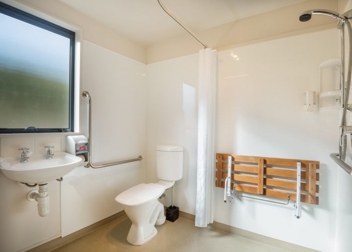 ¿Cómo Adaptar Tu Baño Para Personas Con Discapacidad dedans Toilette Pmr