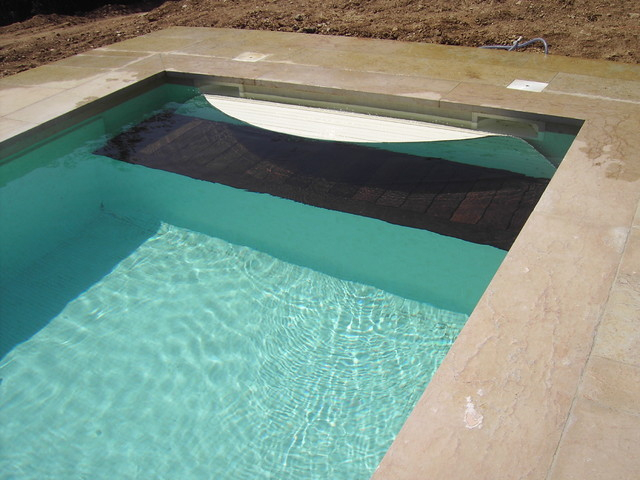 Couverture De Piscine Immergée Sur Débordement – Caisson destiné Rideau Piscine Immergé