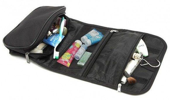 Créez Votre Propre Trousse De Toilette Pour Tous Vos Voyages intérieur Trousse De Toilette Crochet