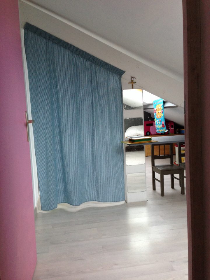 De Mailles Et De Mots… | Bienvenue ! | Page 4 encequiconcerne Rideau Placard Sous Pente